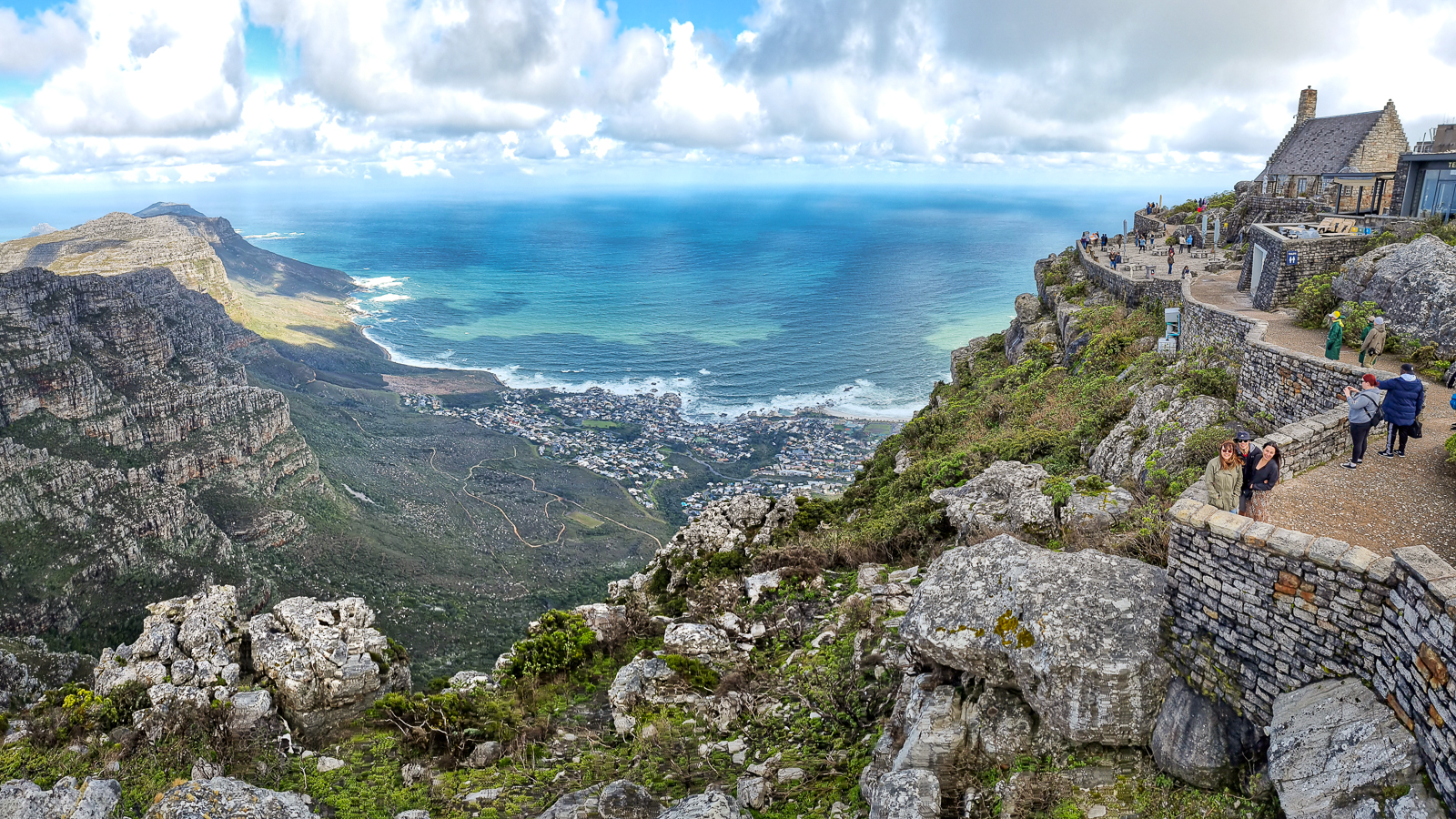 Cape Town Tour - Beautiful ocean and mountain viewpoint from the top of Table Mountain